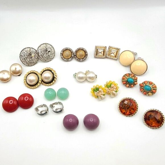 Lot of 14 pairs vintage clip on earrings - Picture 1 of 7